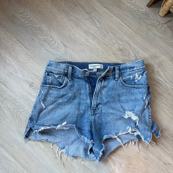 Lot of four pairs of women's Abercrombie shorts, size 28/29 - Picture 8 of 12